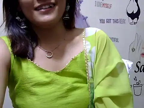 maira 33 online show from May 15, 11:40 pm
