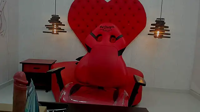 Bella Cuttee online show from December 1, 3:54 am