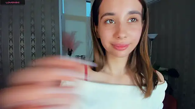 JacalynSchreiber online show from December 3, 12:18 pm