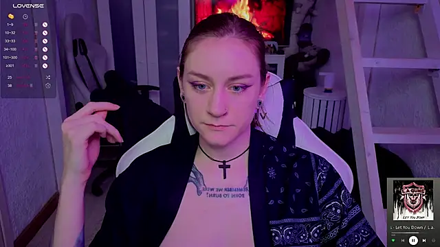 RetroMarie online show from November 8, 8:41 am