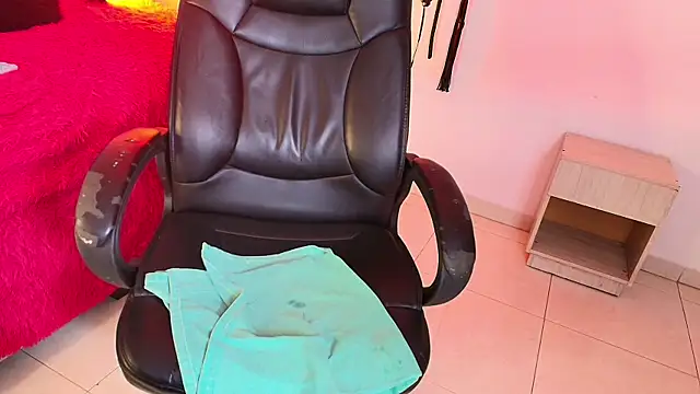 Ebonynaughty online show from December 5, 4:12 am