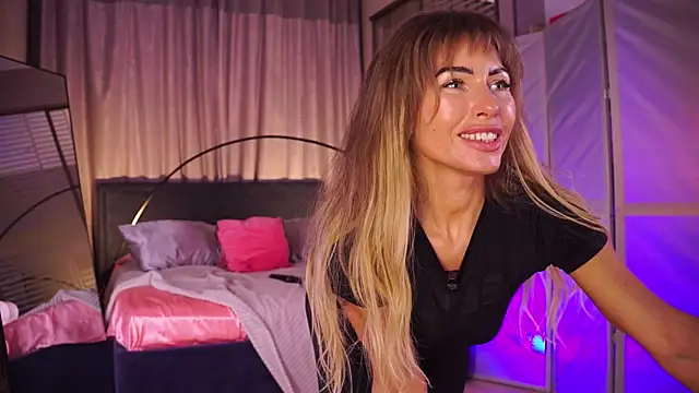 Nikki  Amour online show from January 18, 2:35 pm