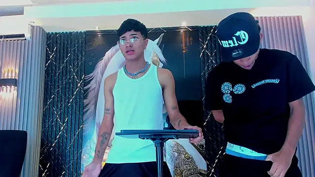 Yilmer hot online show from November 2, 9:12 am