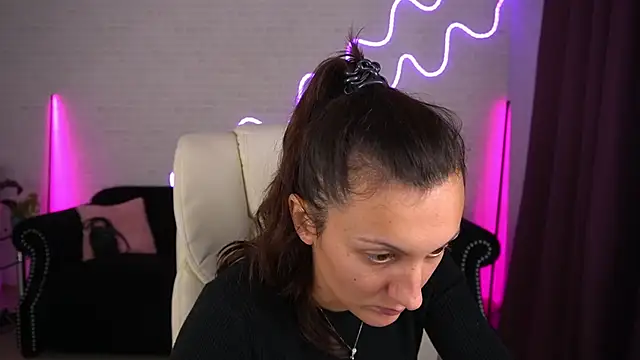 ZafiraMoonn online show from November 4, 8:52 am