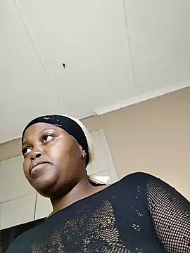 SweetSavage18 online show from August 5, 11:33 pm