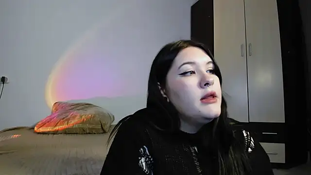 HitoMi2 online show from November 13, 3:55 pm