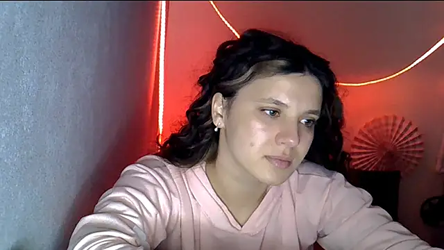 KiraHoney online show from March 2, 8:15 pm