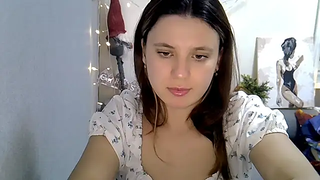 KiraHoney online show from December 17, 10:25 pm