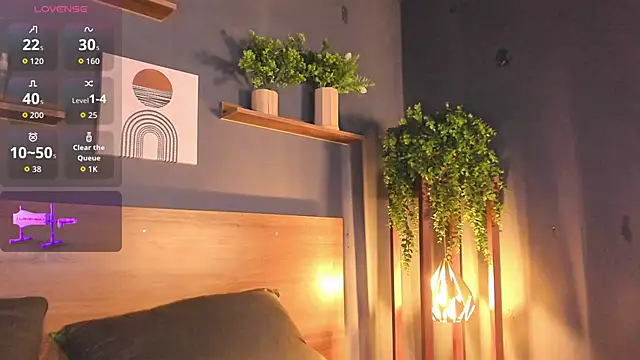 Elizabeth Roman online show from November 29, 9:19 pm