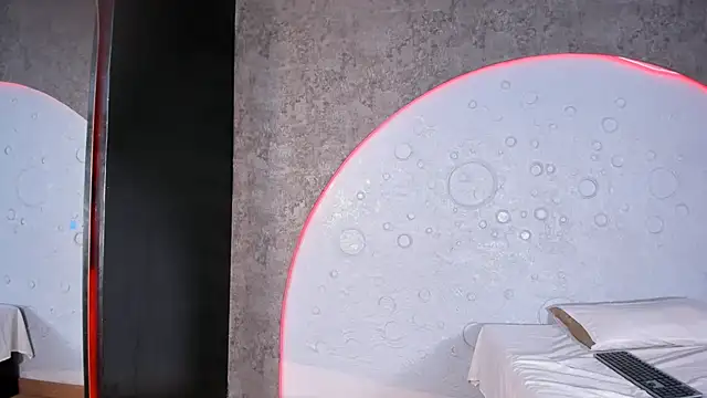 Shanelsmith online show from February 7, 11:19 pm