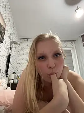 hotgoodgirll online show from November 24, 3:36 pm