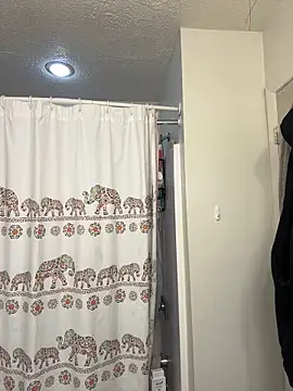 Redriddinghood8 online show from February 5, 8:28 am