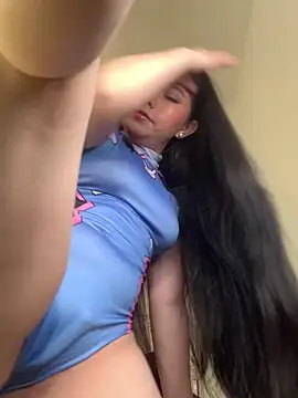 violettabond online show from April 7, 12:40 pm