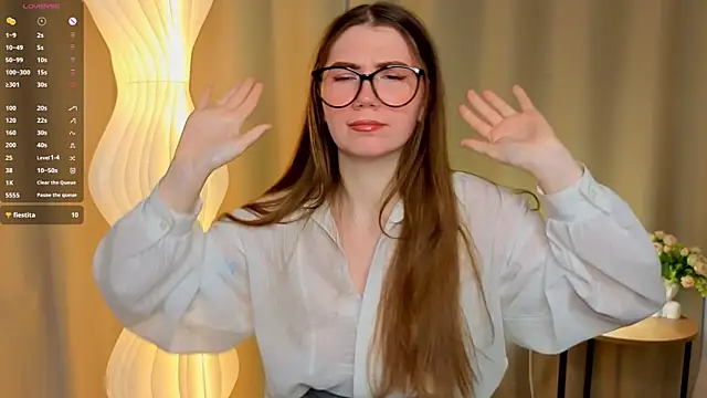 MelitaMoote online show from November 28, 7:00 am