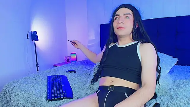  Noa Smith  online show from November 28, 3:37 pm