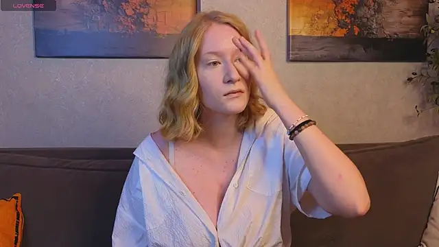 ElzaHart online show from December 5, 7:48 pm