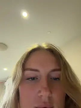 olliebells online show from June 14, 4:40 pm