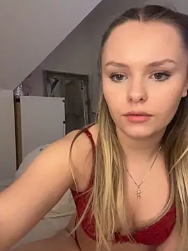 LillieWebb  online show from March 26, 7:37 pm