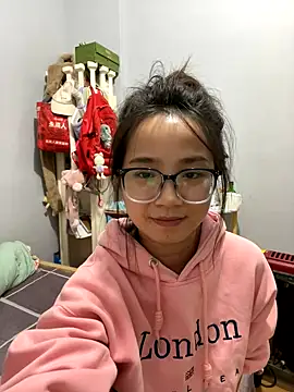 Hmm 0303 online show from November 23, 4:19 pm