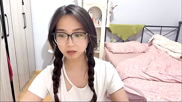 Hmm 0303 online show from March 11, 4:42 pm