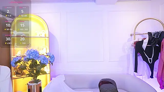 TessaaFox online show from December 13, 7:53 pm