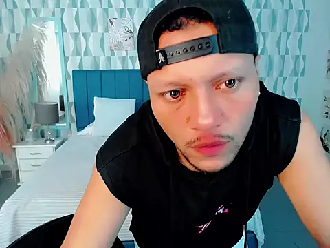 sebastian cruz  online show from November 14, 7:14 pm