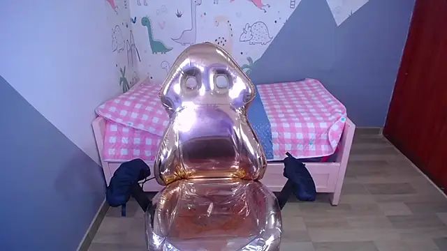 sophiia t online show from November 24, 1:24 pm