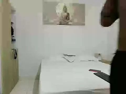 latinbig couple online show from November 27, 2:31 pm