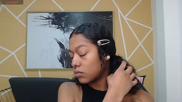 Agatha Amaya online show from November 11, 1:19 pm