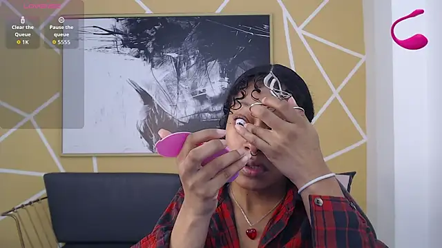 Agatha Amaya online show from November 12, 1:20 pm