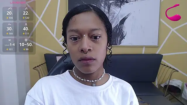 Agatha Amaya online show from November 25, 1:24 pm