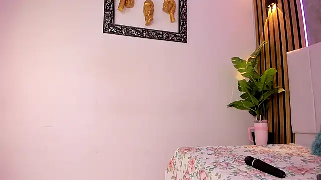 Carlotta de velour online show from February 27, 4:56 am