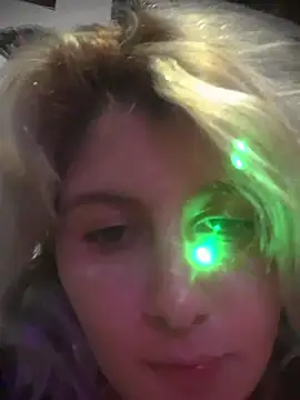 Hollywouldd online show from December 3, 6:05 am