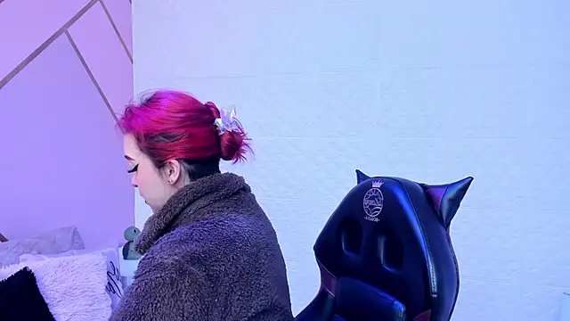 Dakkotta   online show from November 18, 3:24 pm