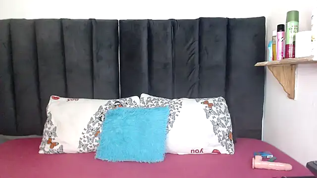 Miss-Berries online show from February 6, 6:22 pm