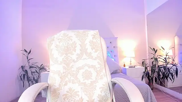 Scarlett Bunny  online show from April 15, 7:58 pm