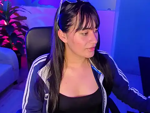 Dhany Naugthy  online show from November 27, 8:01 pm