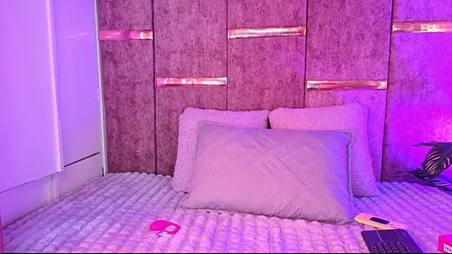 AuroraLanee  online show from November 17, 7:58 pm