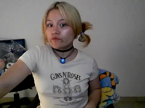 littlec4ke online show from November 13, 2:21 am