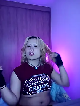 littlec4ke online show from December 1, 1:42 am