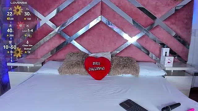 Lily Queen30 online show from November 20, 8:32 pm