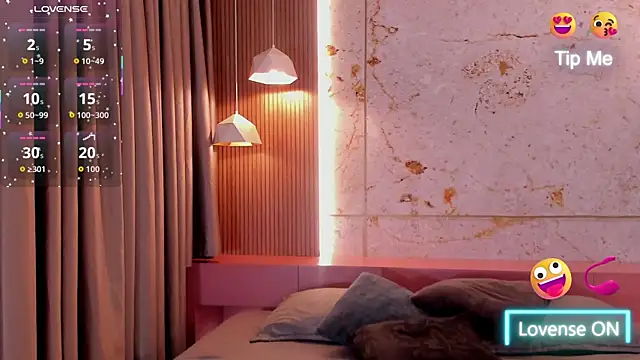 Manuela Li online show from November 27, 1:58 pm