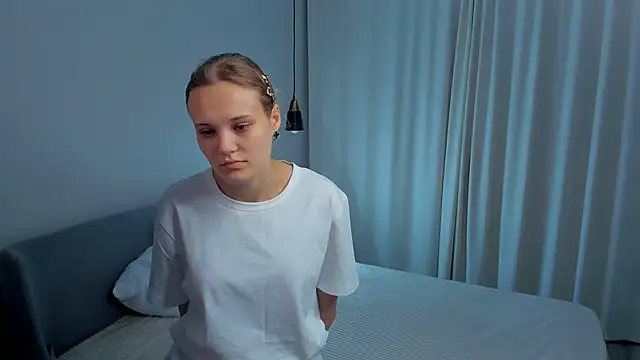 LilianGlenna online show from November 16, 11:10 am