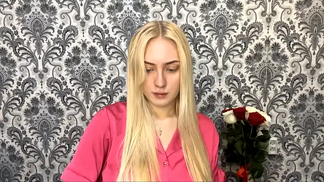 PhebeHals online show from November 18, 1:12 pm