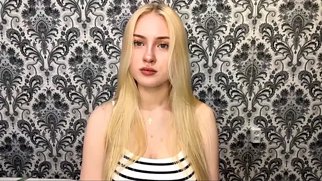 PhebeHals online show from November 23, 2:41 pm