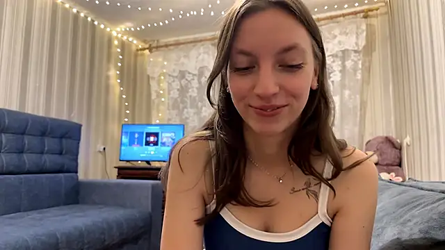 CarliBatas online show from November 13, 3:55 pm