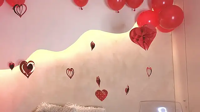 BellaRooux online show from February 16, 1:44 pm