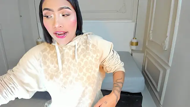 DominikEmber online show from November 19, 3:17 am