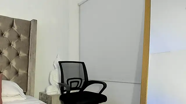 NikkiBotero online show from November 25, 7:58 pm