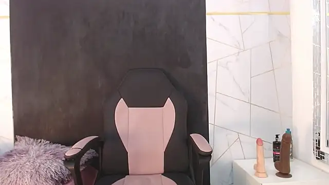 Sophie Walker17 online show from November 26, 7:26 pm